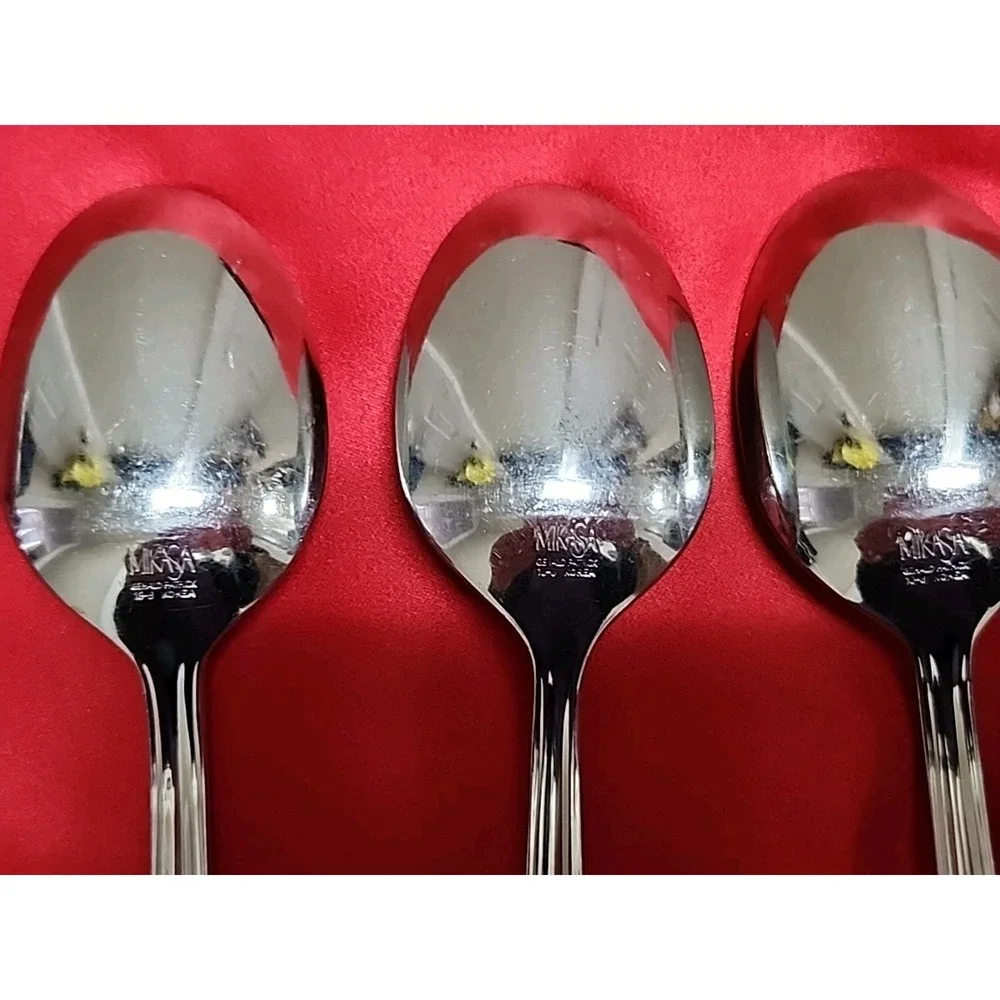 Mikasa Classico Glossy Soup Spoons 18-8 Stainless Gerald Patrick 8.2